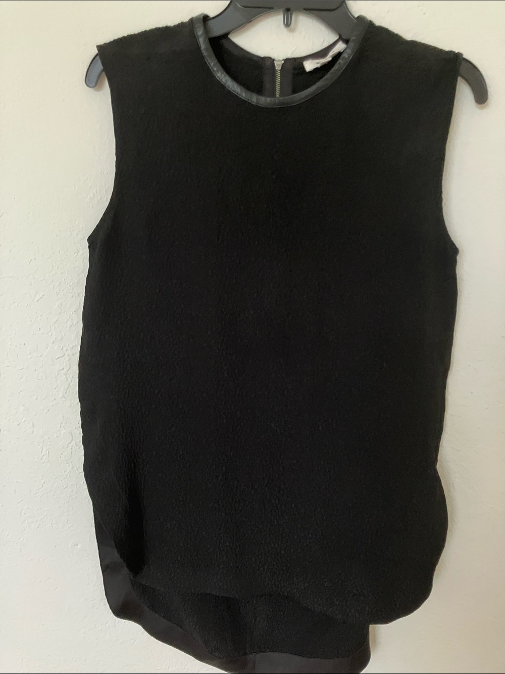 Helmut Lang Black Textured Sleeveless Silk Top w/ Leather trim. Sz S